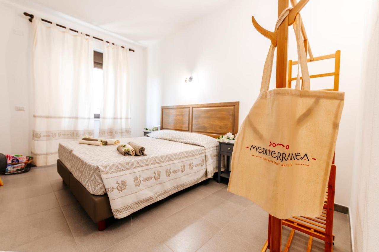 Domo Mediterranea Affittacamere-Guest House SantʼAntìoco Екстериор снимка