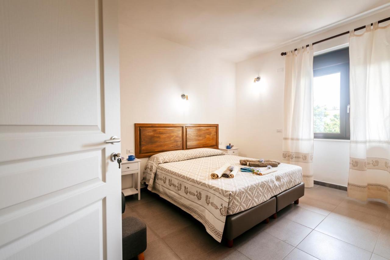 Domo Mediterranea Affittacamere-Guest House SantʼAntìoco Екстериор снимка