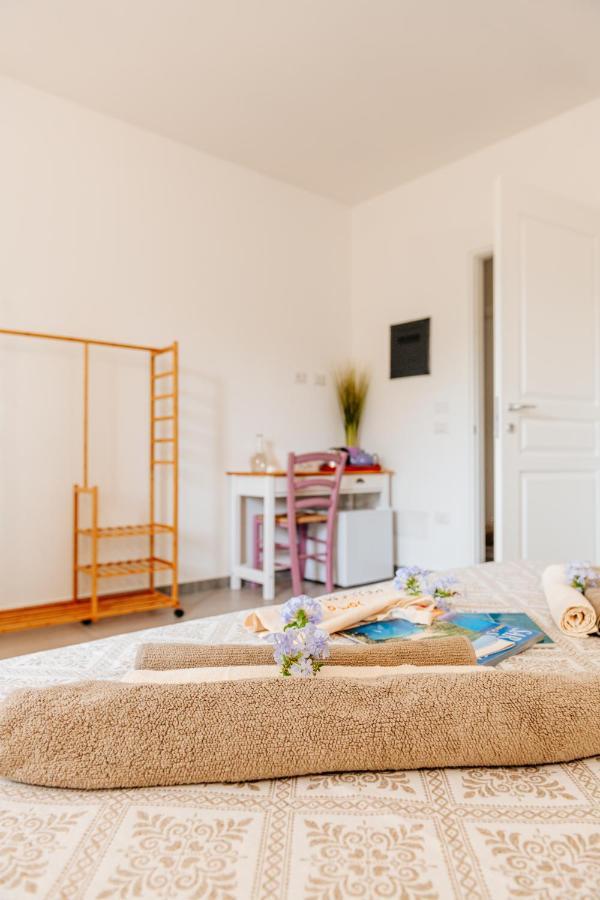 Domo Mediterranea Affittacamere-Guest House SantʼAntìoco Екстериор снимка