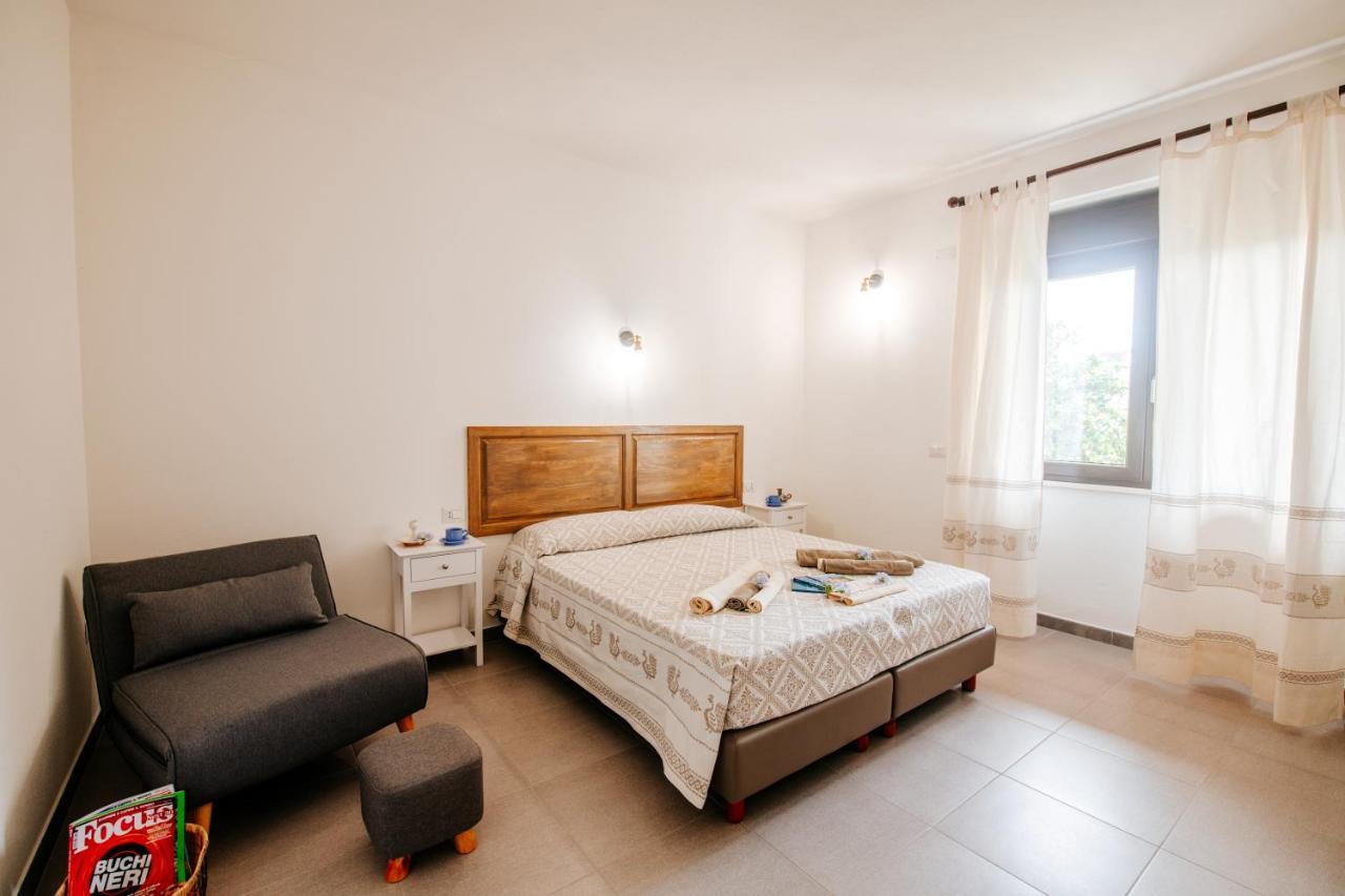 Domo Mediterranea Affittacamere-Guest House SantʼAntìoco Екстериор снимка
